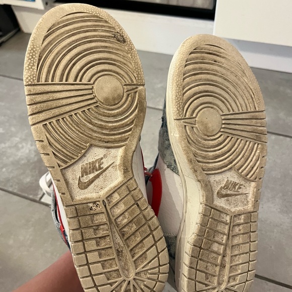 Women’s Nike Denim Dunks - Picture 3 of 4